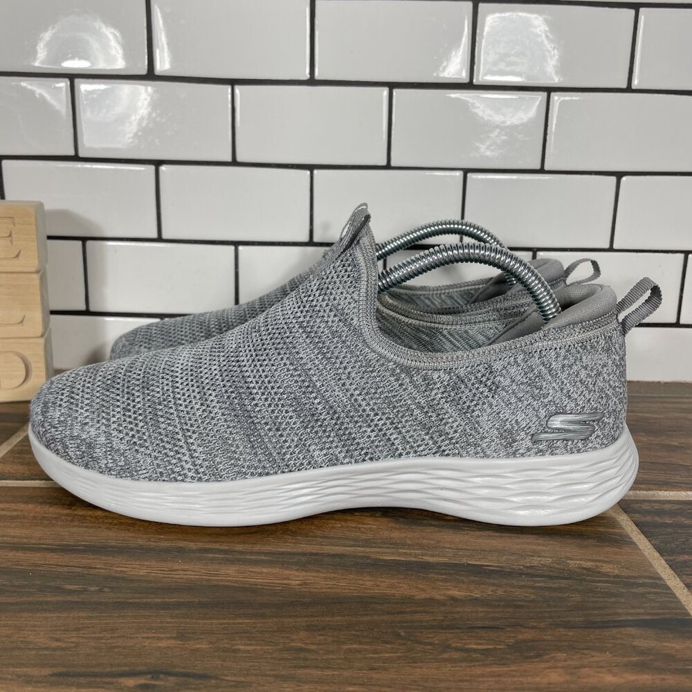 Skechers YOU Define Dynamic Shoes Womens Size 9.5 Gray Slip On Goga Mat Sneakers